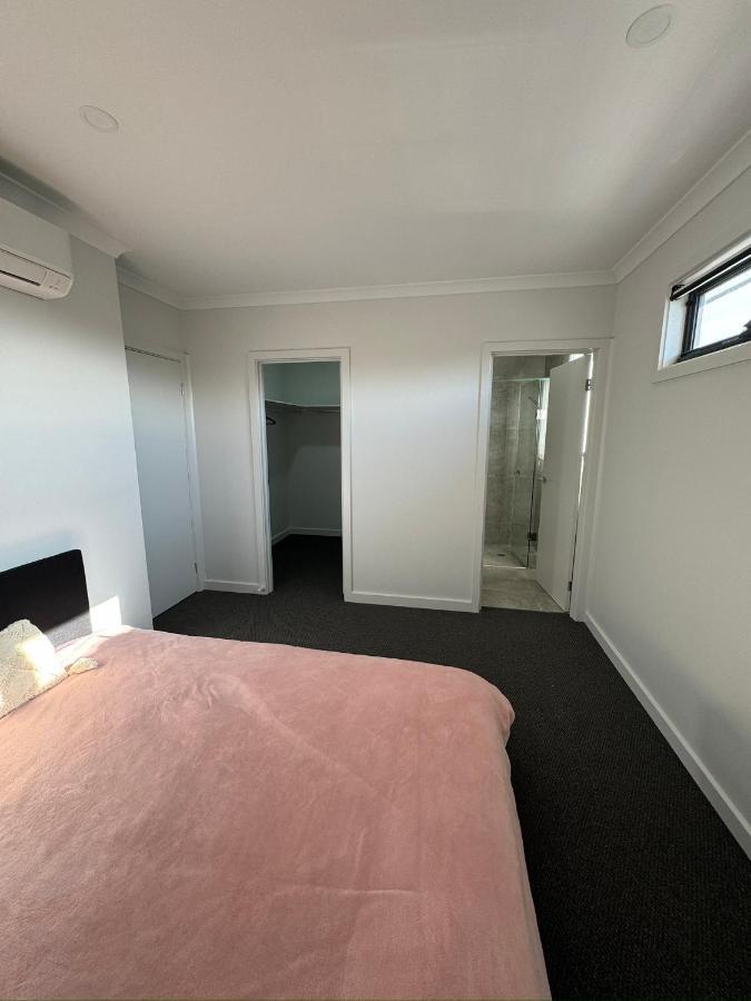 Brand New Comfortable Room In A Beautiful Suburb St Albans Esterno foto